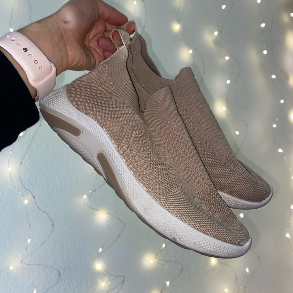 No Lace Running Shoes